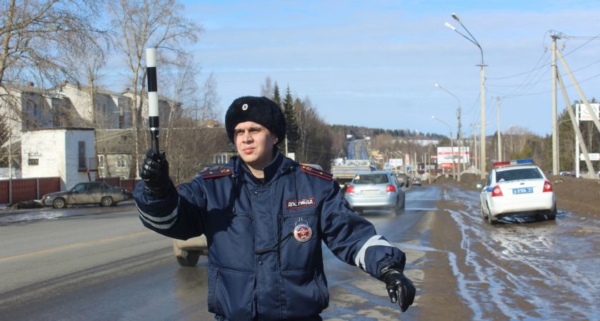 По 500 рублей будут "стричь" со всех: в апреле ГАИ будет штрафовать автовладельцев - проверят лишь одну "деталь"