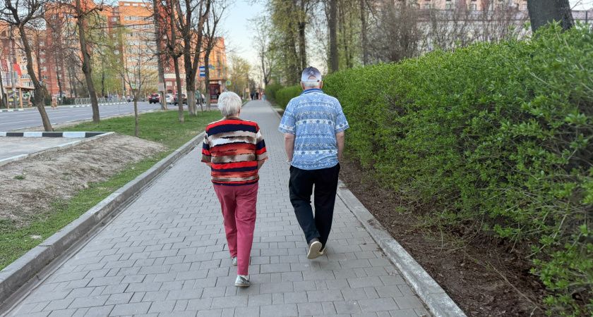 И работающим, и неработающим. Эту сумму прибавят к пенсии всем пенсионерам с 1 июля