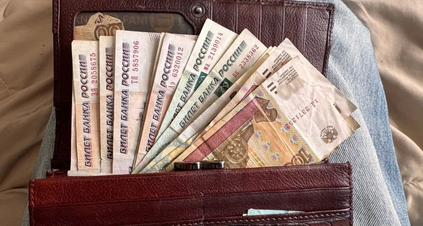 Пенсионеры, у которых пенсия меньше 32 577 рублей, получат разовую выплату: мелочь, а приятно
