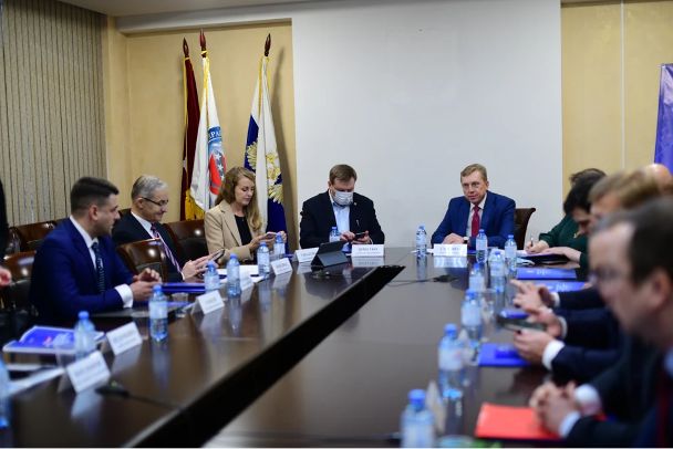 Средняя пенсия госслужащих в России: актуальные цифры