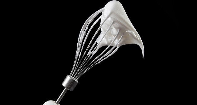 Искусство кондитерского мастерства: роль сливок в десертах