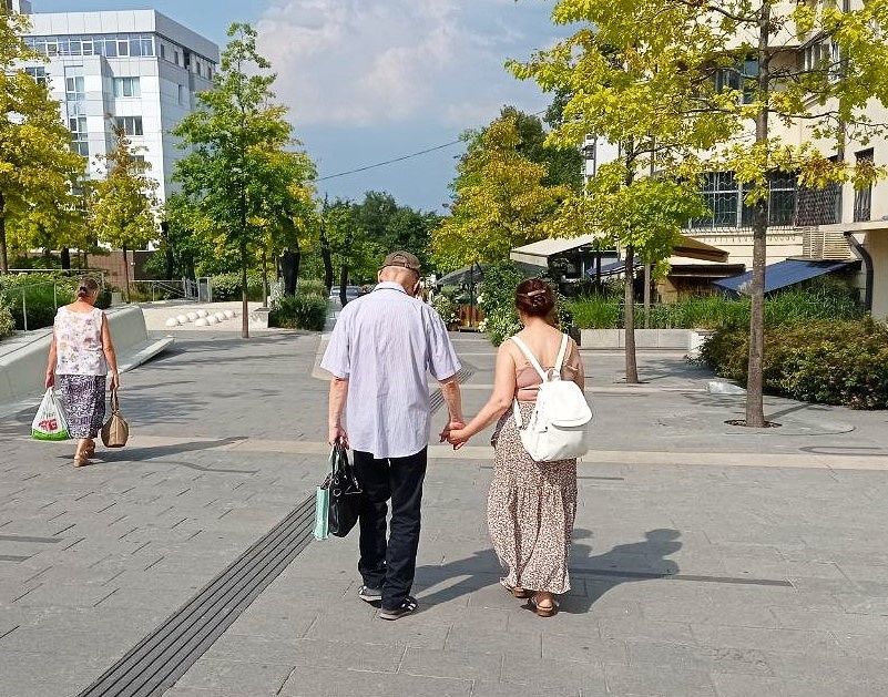 Невеста в Блюде: Как Любовь Может Процвести в Любом Возрасте