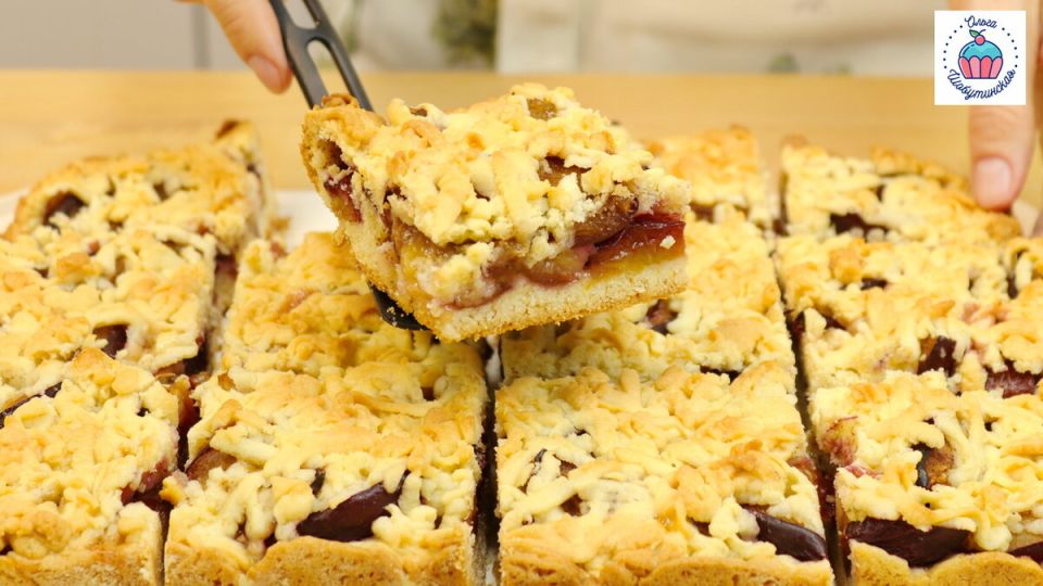 Пирог сезона: Объединение сладости и кислинки в идеальном тёртом пироге со сливами