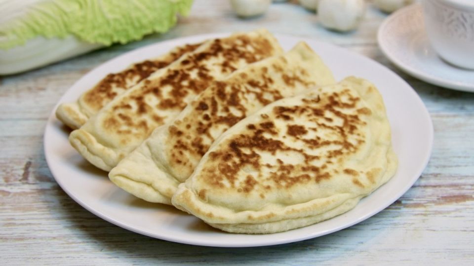 Лепешки с мясом и сливочным соусом: готовим на радость всем