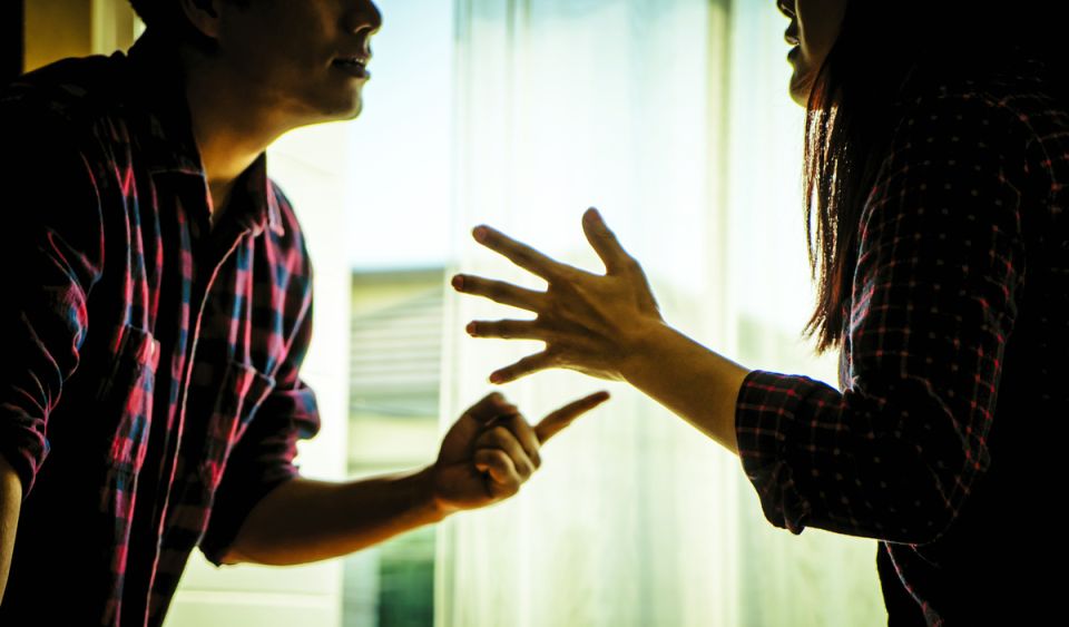 Ссора после расставания: парень требует назад 760 тысяч, подаренных девушке на машину