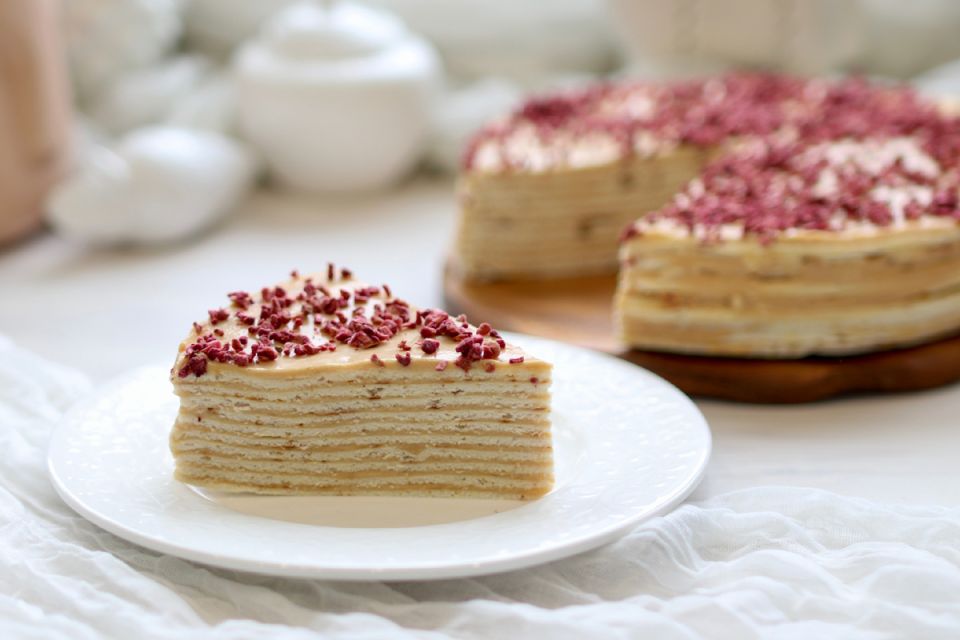 Торт из детства: как легко сделать угощение на сковороде без духовки