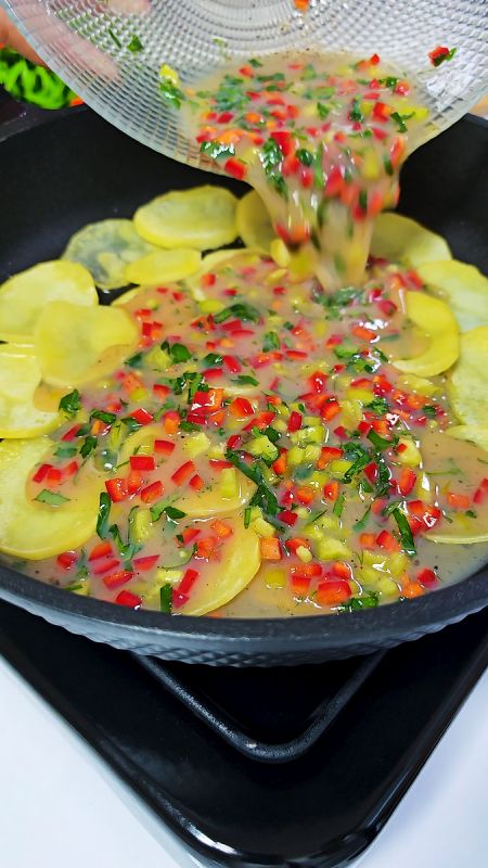 Омлет с картофелем и перцем: идеальный завтрак за 15 минут