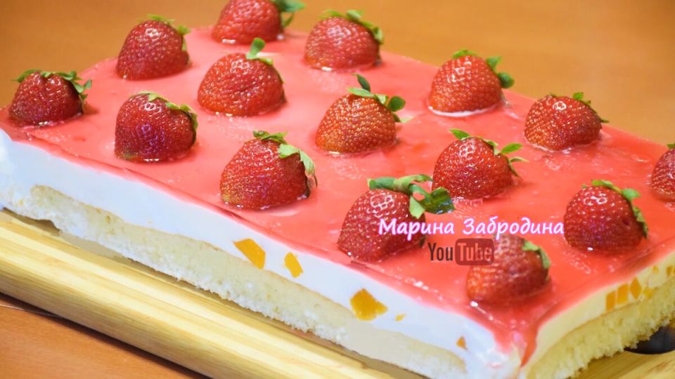 Летний пирог с клубникой и персиками: как создать десерт мечты