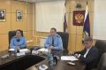 В преддверии Дня защиты детей первый заместитель прокурора Ямало-Ненецкого автономного округа Денис Назаренко совместно с региональным Уполномоченным по правам ребенка Данило Трубицыным провел личный прием граждан