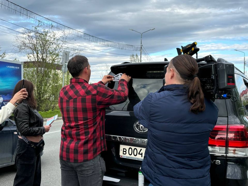 В Лабытнанги автоинспекторы совместно с мотоциклистами провели акцию «Смотри в зеркала»