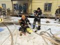 Трех человек эвакуировали во время пожара в Тазовском