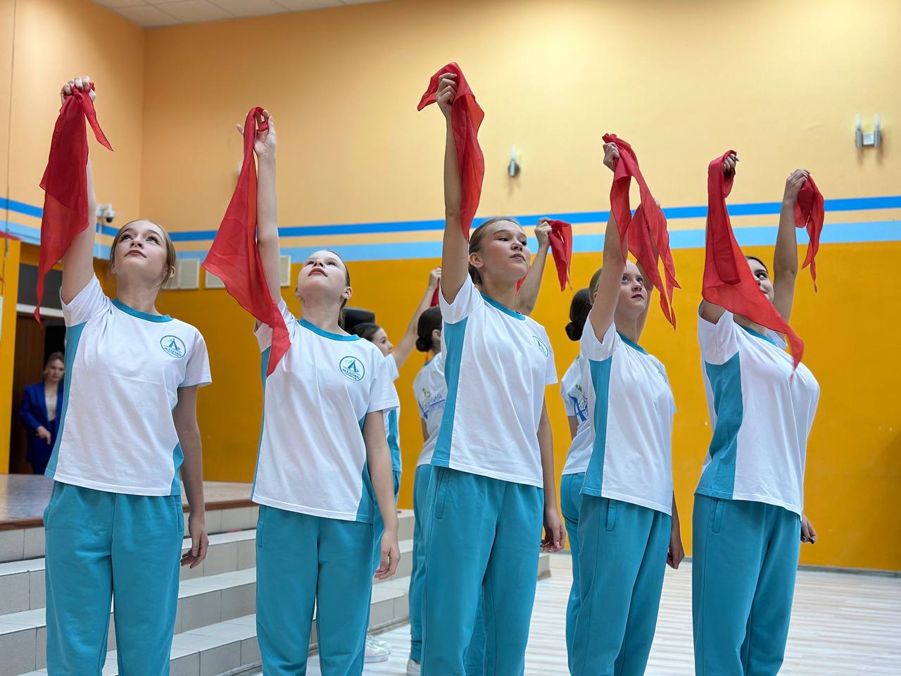 В Новом Уренгое состоялась торжественная церемония вручения образовательных сертификатов победителям окружного проекта для старшеклассников В Новом Уренгое состоялась торжественная церемония вручения образовательных сертификатов победителям окружного проекта для старшеклассников