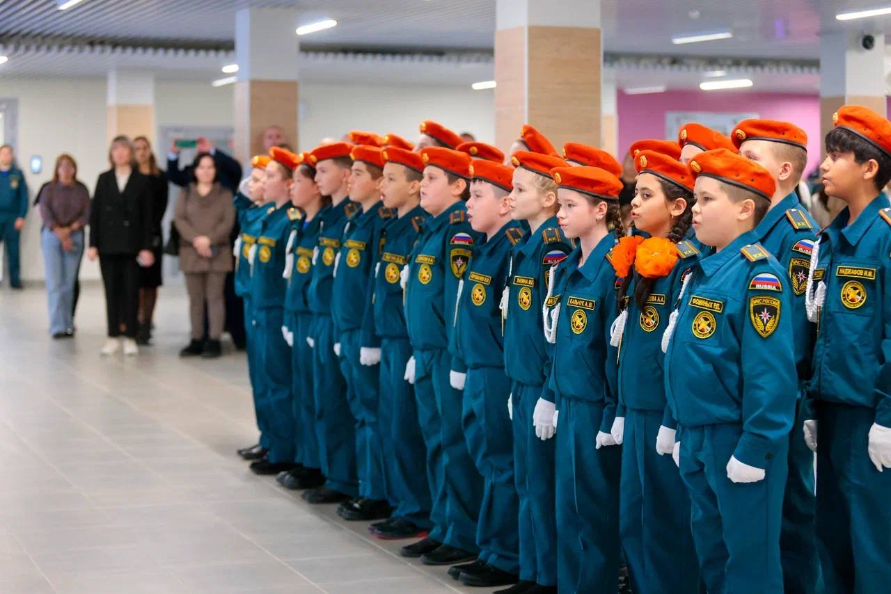 В городе Лабытнанги состоялась торжественная церемония «Посвящение в кадеты МЧС России» В городе Лабытнанги состоялась торжественная церемония «Посвящение в кадеты МЧС России»