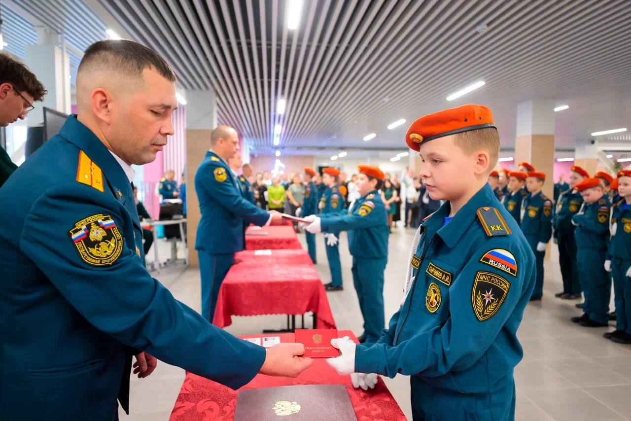 В городе Лабытнанги состоялась торжественная церемония «Посвящение в кадеты МЧС России» В городе Лабытнанги состоялась торжественная церемония «Посвящение в кадеты МЧС России»