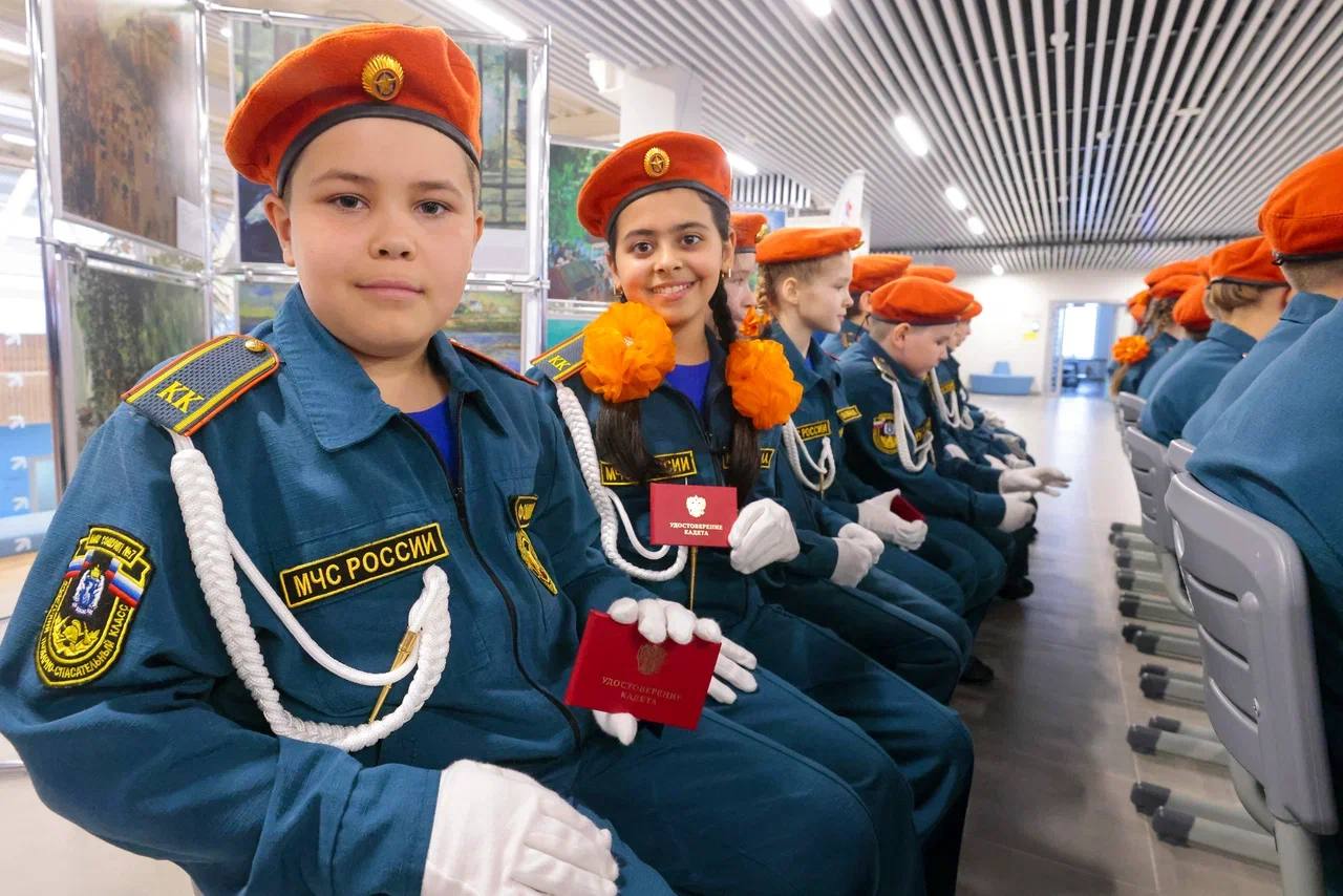 В городе Лабытнанги состоялась торжественная церемония «Посвящение в кадеты МЧС России» В городе Лабытнанги состоялась торжественная церемония «Посвящение в кадеты МЧС России»
