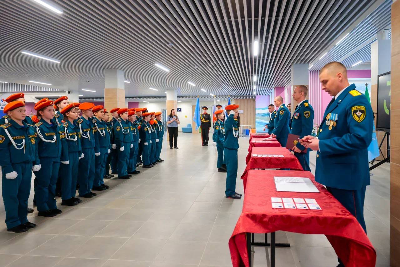 В городе Лабытнанги состоялась торжественная церемония «Посвящение в кадеты МЧС России» В городе Лабытнанги состоялась торжественная церемония «Посвящение в кадеты МЧС России»
