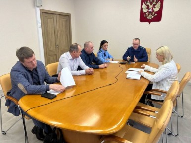 Под председательством прокурора Ноябрьска Сергея Полуяхтова с участием администрации и коммунальных служб проведено оперативное совещание по вопросам бесперебойной подачи теплоснабжения и надлежащего оказания коммунальных...