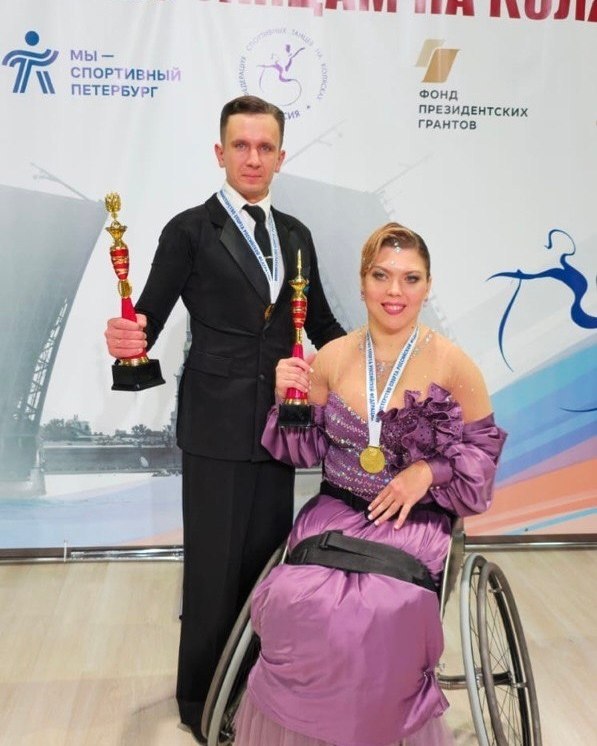 Три медали везут на Ямал новоуренгойские спортсмены с чемпионата России по танцам на колясках