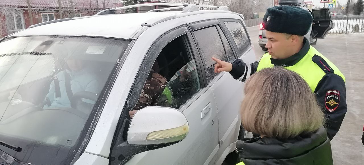 Шурышкарские автоинспекторы совместно с активными родителями провели акцию «Родительский патруль» Шурышкарские автоинспекторы совместно с активными родителями провели акцию «Родительский патруль»