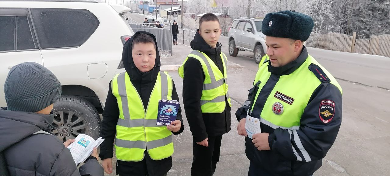 Шурышкарские автоинспекторы совместно с активными родителями провели акцию «Родительский патруль» Шурышкарские автоинспекторы совместно с активными родителями провели акцию «Родительский патруль»