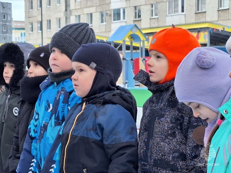 В Надыме профилактическое мероприятие превратилось в увлекательное путешествие для воспитанников детского сада «Росинка» В Надыме профилактическое мероприятие превратилось в увлекательное путешествие для воспитанников детского сада «Росинка»