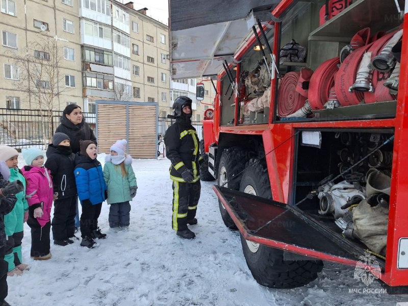 В Надыме профилактическое мероприятие превратилось в увлекательное путешествие для воспитанников детского сада «Росинка» В Надыме профилактическое мероприятие превратилось в увлекательное путешествие для воспитанников детского сада «Росинка»