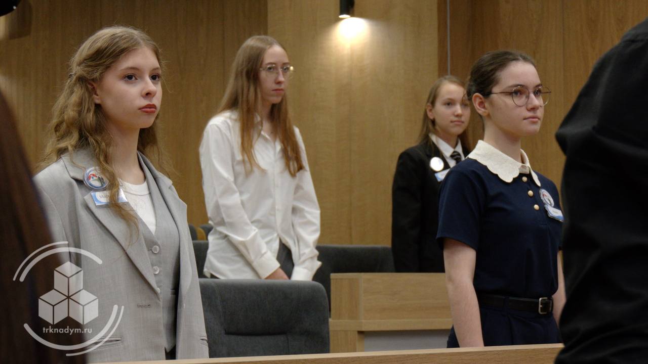 Юные надымчане побывали в администрации района в рамках программы «ГосСтарт» Юные надымчане побывали в администрации района в рамках программы «ГосСтарт»