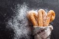 Как сделать эклеры: вкусные рецепты сладости, которая точно станет популярной в семье