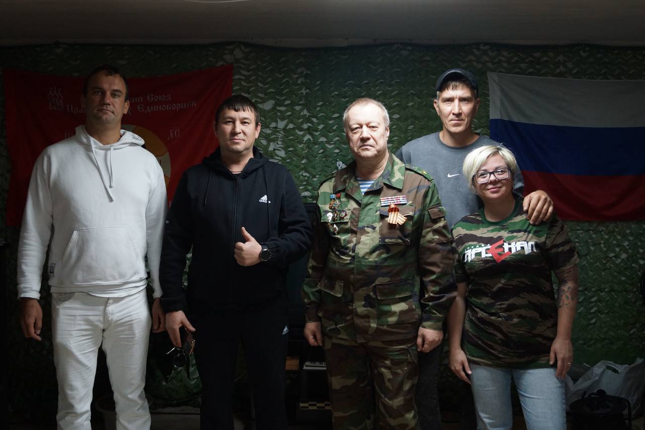 Алексей Романов: Наша ноябрьская вокально-инструментальная группа «Арсенал» вернулась из поездки в зону специальной военной операции, побывали земляки и в Волновахском муниципальном округе Алексей Романов: Наша ноябрьская вокально-инструментальная группа «Арсенал» вернулась из поездки в зону специальной военной операции, побывали земляки и в Волновахском муниципальном округе