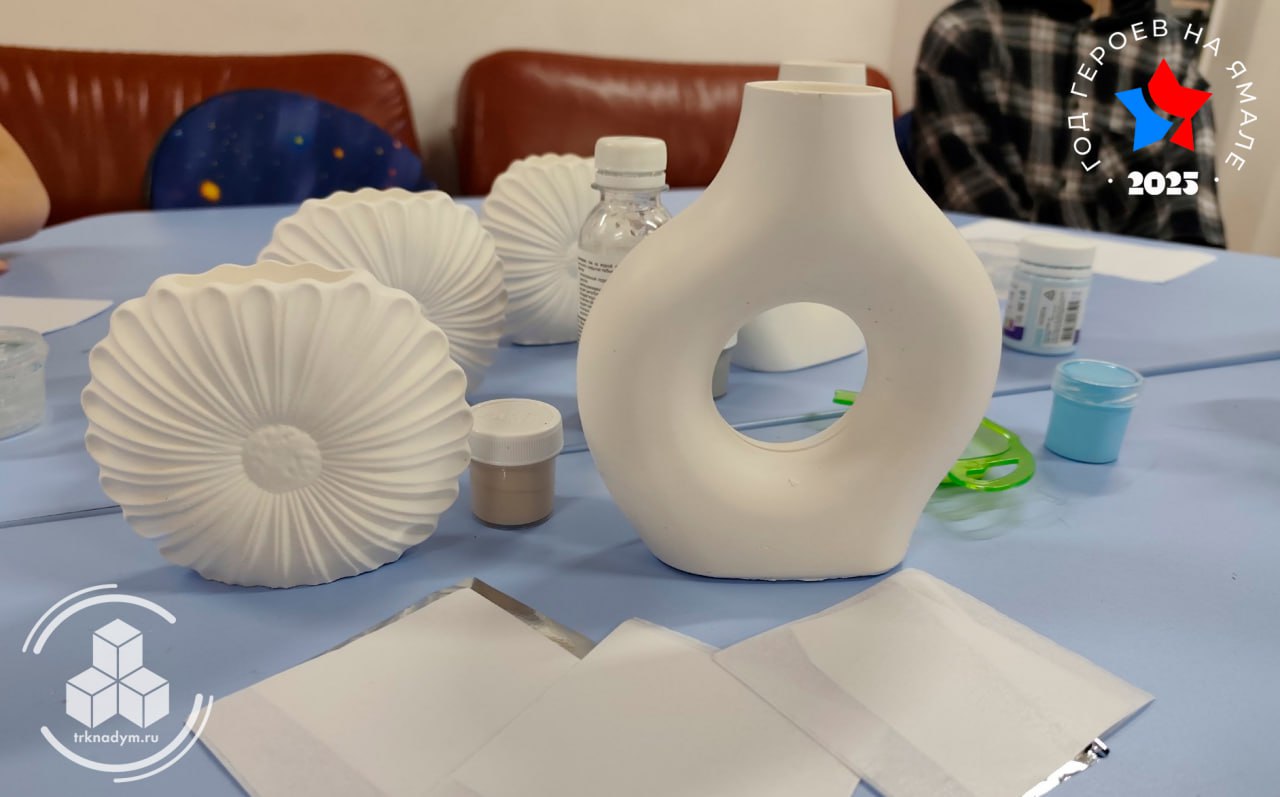 В библиотеке п. Пангоды состоялся мастер-класс для детей участников СВО В библиотеке п. Пангоды состоялся мастер-класс для детей участников СВО