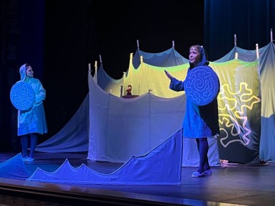 Салехардский театр кукол «Жужа» достойно представил Ямал на VII Международном фестивале театров кукол «В гостях у Мойдыся»