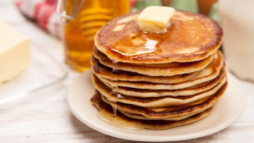 Нежные панкейки получатся вкуснее обычных оладий: побалуйте домашних новым блюдом