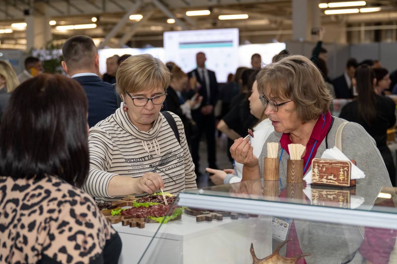 Дмитрий Артюхов: В Екатеринбурге на Совете при полномочном представителе Президента обсудили ключевые вопросы развития агропромышленного комплекса Урала, посетили отраслевую выставку Дмитрий Артюхов: В Екатеринбурге на Совете при полномочном представителе Президента обсудили ключевые вопросы развития агропромышленного комплекса Урала, посетили отраслевую выставку