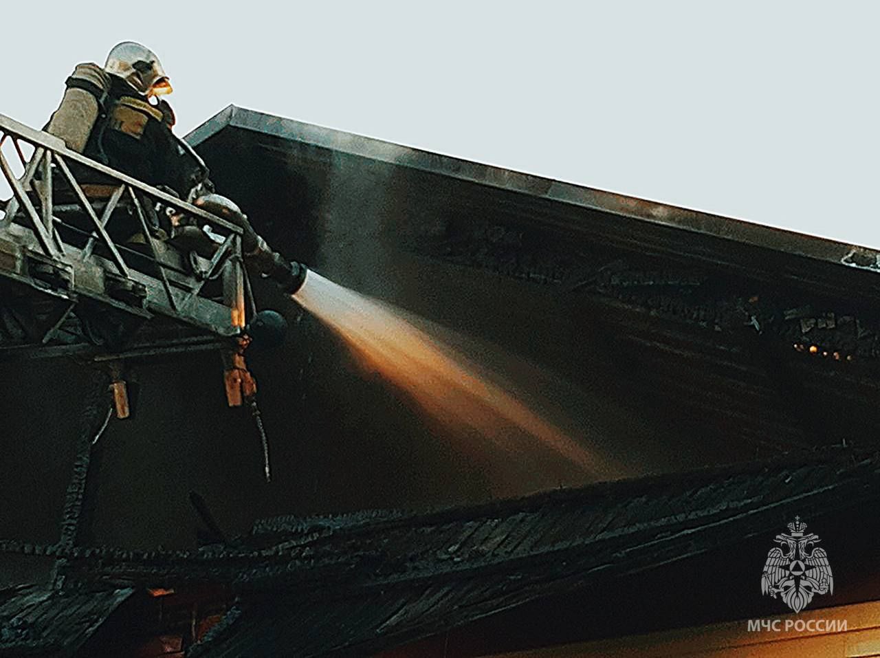 #СводкаМЧС. На Ямале за прошедшие сутки пожарно-спасательные подразделения МЧС России привлекались на ликвидацию пожаров 2 раза