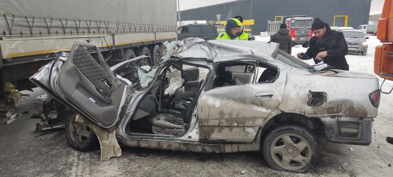 В 08 часов 04 минуты на пульт пожарной охраны города Губкинский поступило сообщение о дорожно-транспортном  происшествии на 471 километре автодороги "Сургут-Салехард" В 08 часов 04 минуты на пульт пожарной охраны города Губкинский поступило сообщение о дорожно-транспортном  происшествии на 471 километре автодороги "Сургут-Салехард"