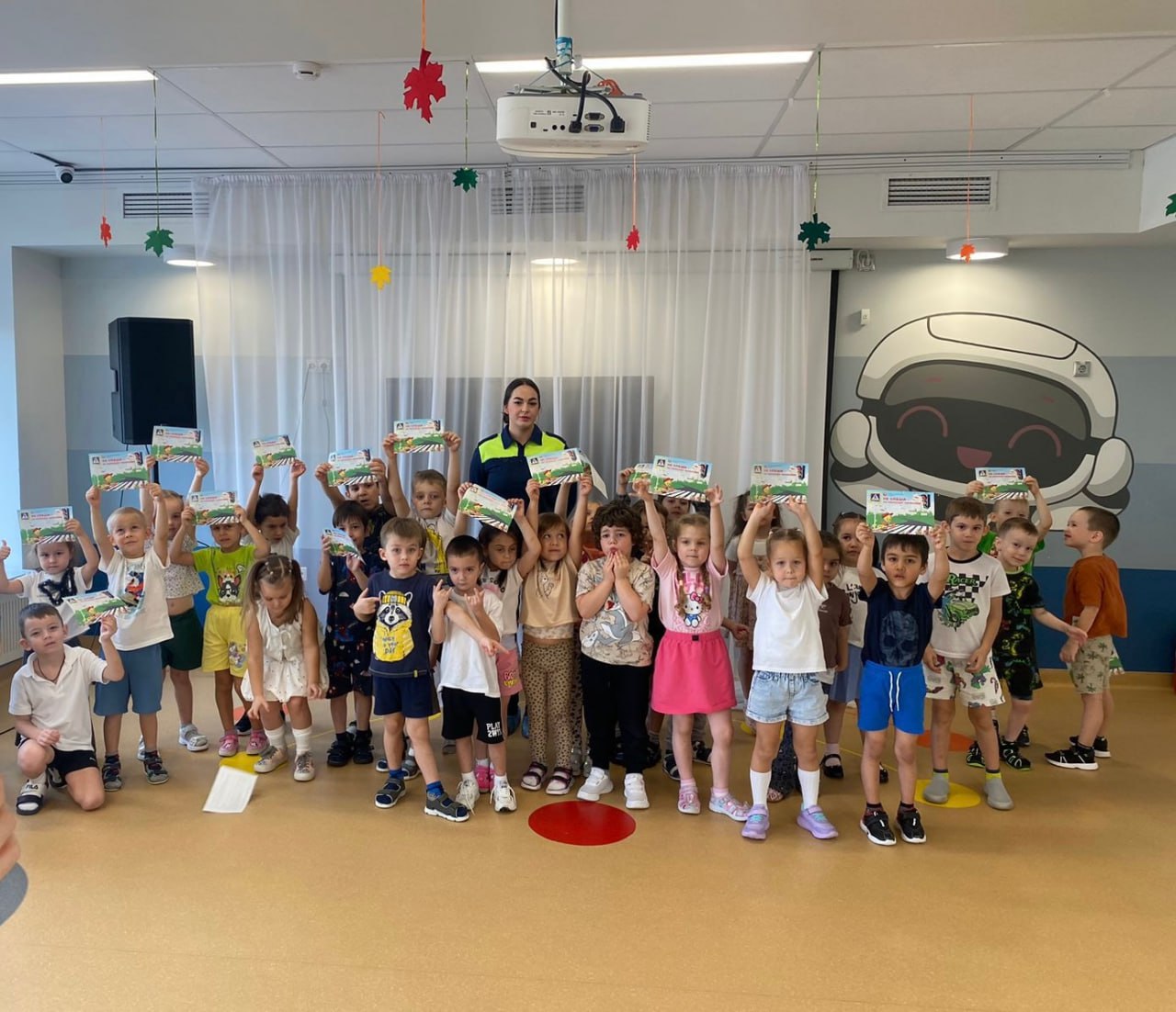 В Новом Уренгое дошкольникам провели урок дорожной безопасности