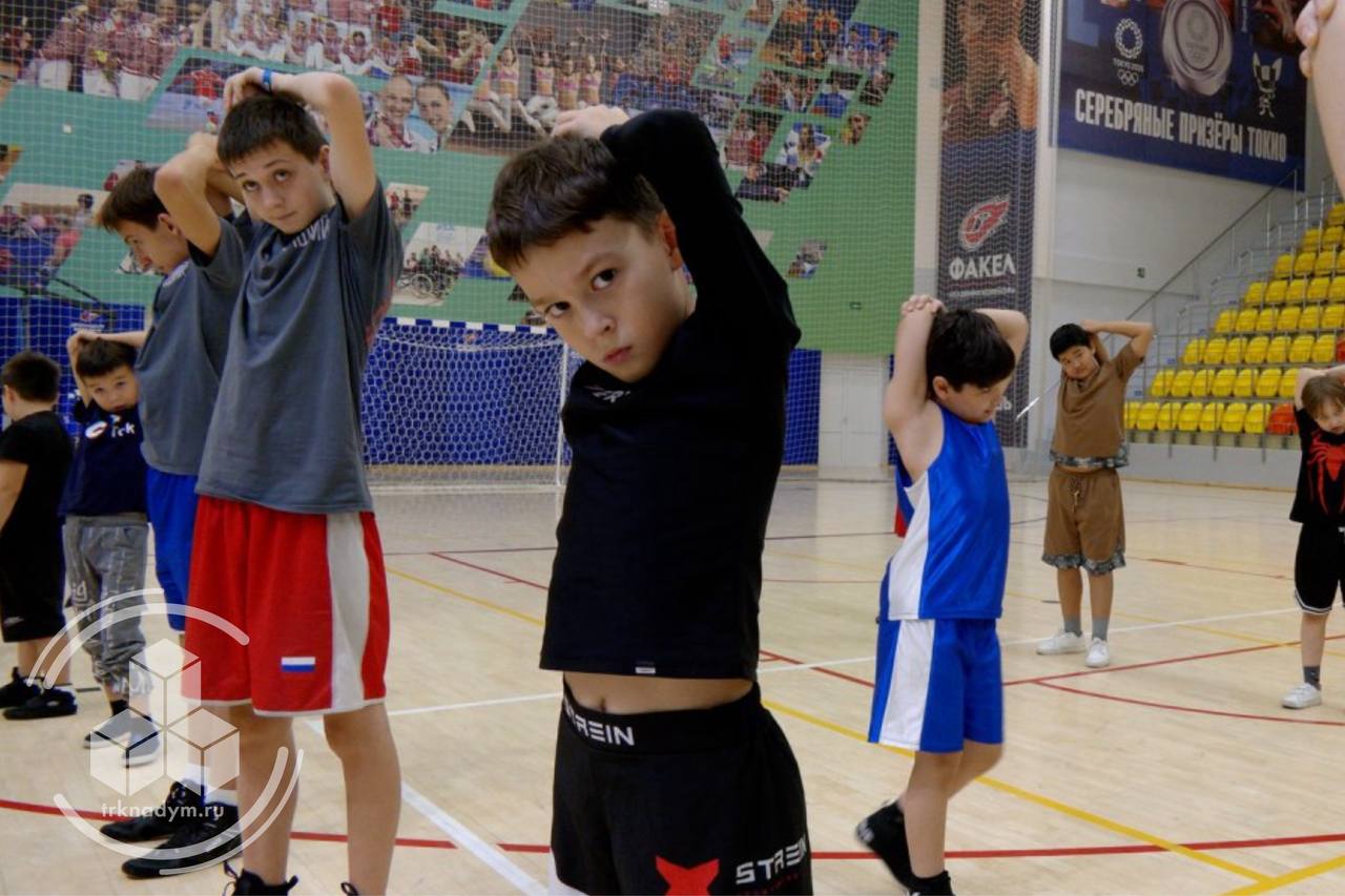 В зале спортивной школы «Арктика» для юных надымчан проходил мастер-класс от бронзового призёра Чемпионата Мира и Чемпиона Европы Дмитрия Двали В зале спортивной школы «Арктика» для юных надымчан проходил мастер-класс от бронзового призёра Чемпионата Мира и Чемпиона Европы Дмитрия Двали