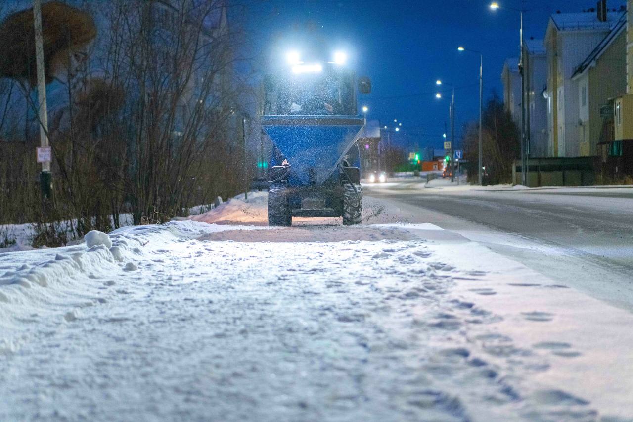 Алексей Титовский: Дорожные службы приступили к зимнему содержанию улично-дорожной сети нашего города Алексей Титовский: Дорожные службы приступили к зимнему содержанию улично-дорожной сети нашего города