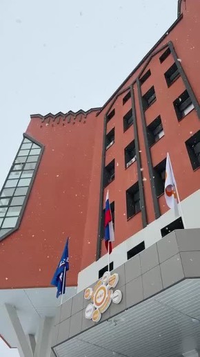 Ноябрьск засыпает белыми хлопьями