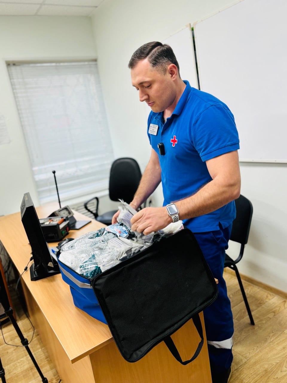 Мастер-класс по первой помощи: медики обучили пуровских инспекторов спасению жизней на дороге