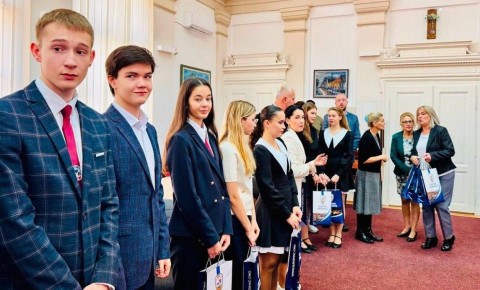 Языковой мост между Ямалом и Сербией: школьники отправились на стажировку