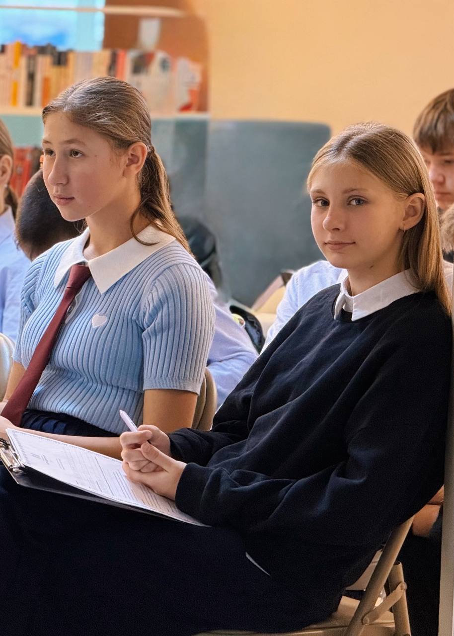 Более 34 тысяч юных ямальцев подготовились к школе благодаря поддержке округа