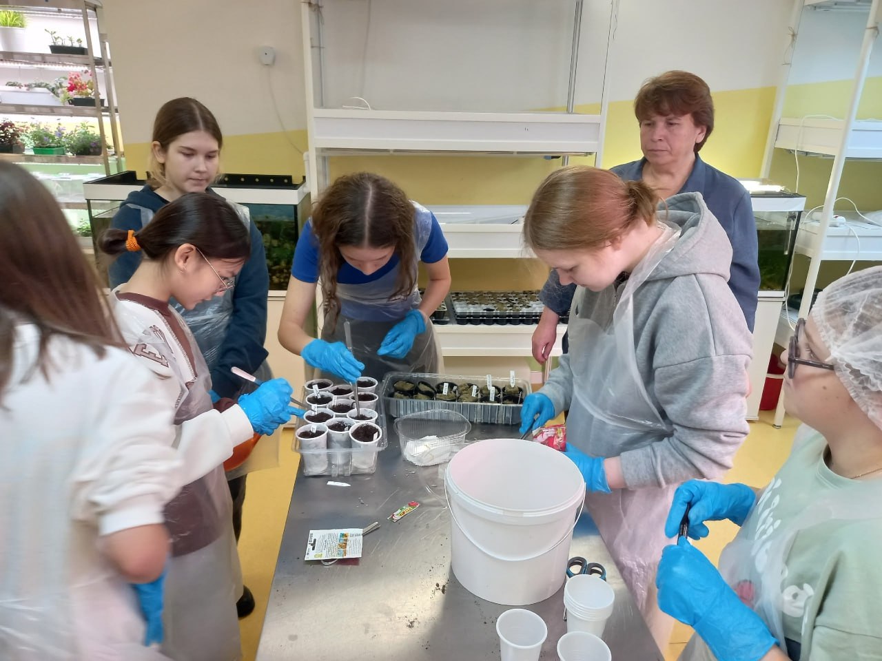 Не огородник, а сити-фермер: юные ямальцы примерили новую профессию Не огородник, а сити-фермер: юные ямальцы примерили новую профессию