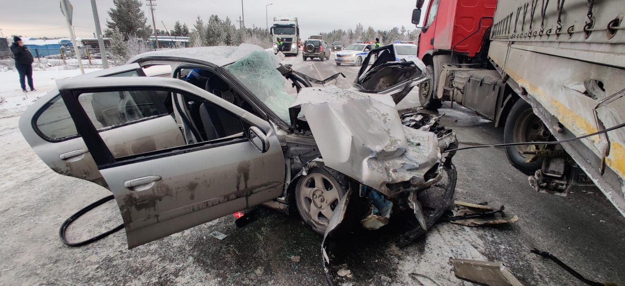 За прошедшие сутки на дорогах Ямало-Ненецкого автономного округа зарегистрировано 8 ДТП, 3 участников дорожного движения пострадали За прошедшие сутки на дорогах Ямало-Ненецкого автономного округа зарегистрировано 8 ДТП, 3 участников дорожного движения пострадали