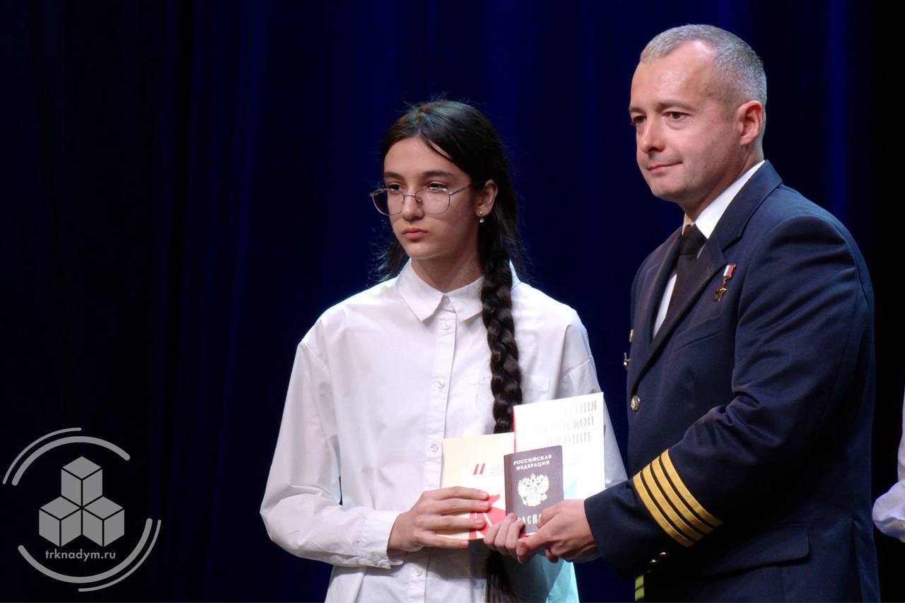 В Надым приехал Герой России лётчик Дамир Юсупов В Надым приехал Герой России лётчик Дамир Юсупов