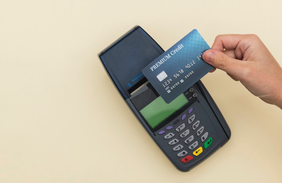 Оплата чужой картой обернулась уголовным делом