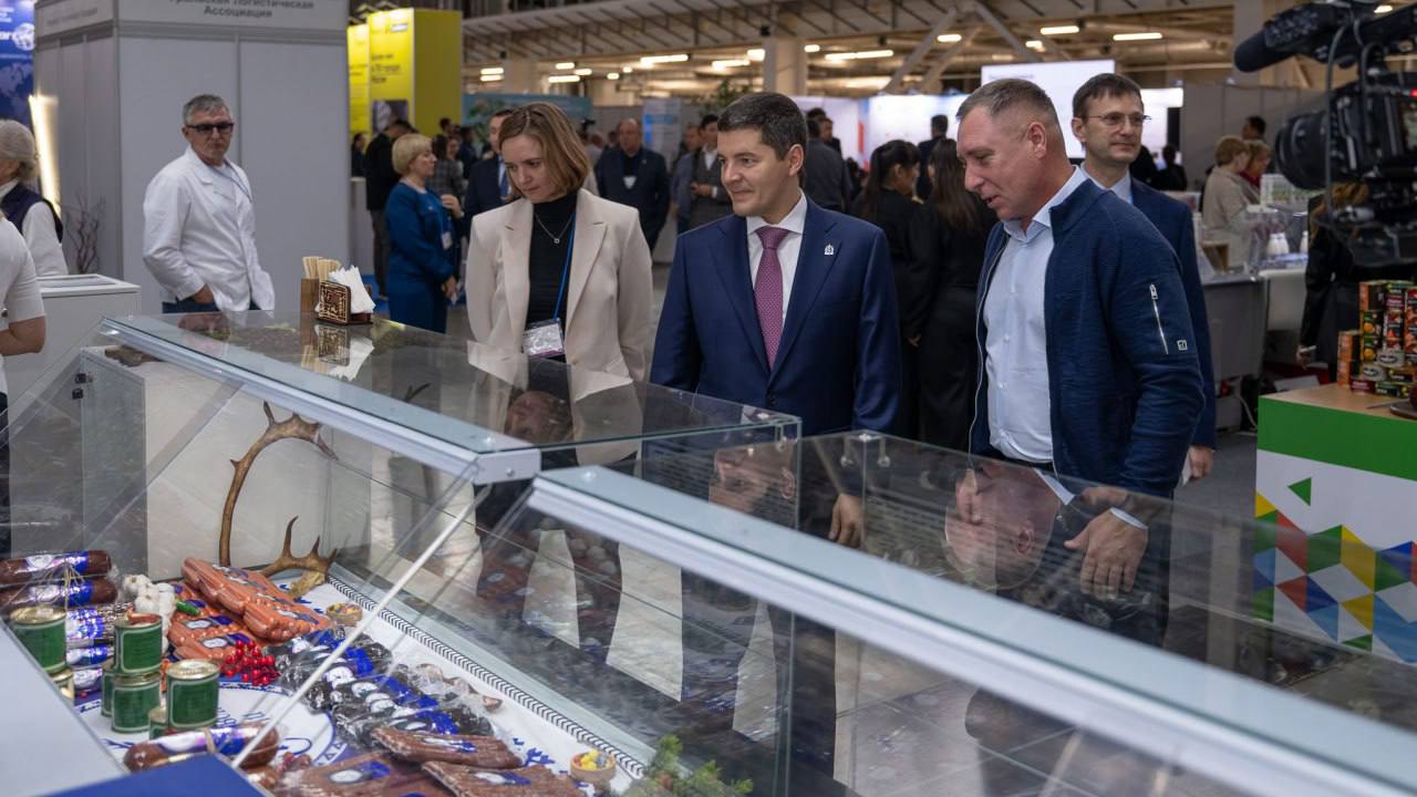 Сельскохозяйственный комплекс «Ноябрьский» участвует в XIII Межрегиональной агропромышленной выставке Уральского федерального округа «Агропром Урал», которая проходит в Екатеринбурге Сельскохозяйственный комплекс «Ноябрьский» участвует в XIII Межрегиональной агропромышленной выставке Уральского федерального округа «Агропром Урал», которая проходит в Екатеринбурге