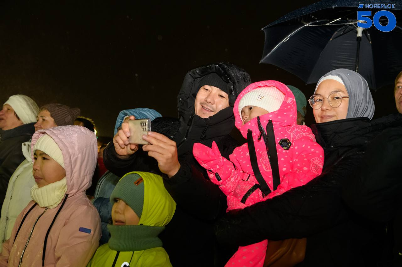 Стильно, современно и комфортно, так выглядит новое общественное пространство, которое появилось вокруг озера Безымянного Стильно, современно и комфортно, так выглядит новое общественное пространство, которое появилось вокруг озера Безымянного