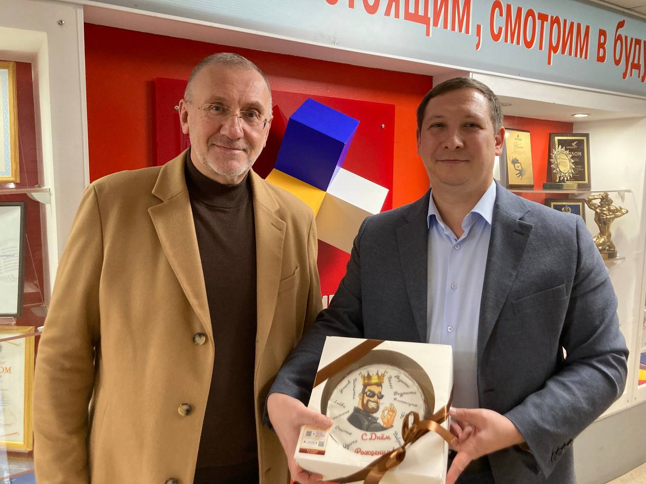 С благодарностью принимаем поздравления с 35-летием Телерадиокомпании Надым от Игоря Ярославовича Герелишина, депутата Законодательного собрания ЯНАО