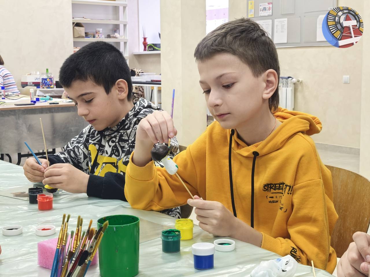 300 школьников проводят осенние каникулы в детских оздоровительных учреждениях Тюменской области и Краснодарского края 300 школьников проводят осенние каникулы в детских оздоровительных учреждениях Тюменской области и Краснодарского края